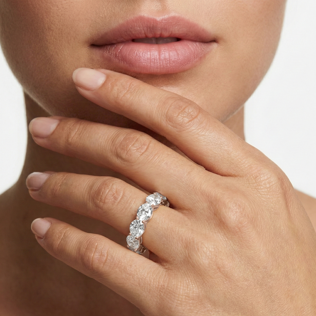 Lovea Ida Eternity Ring Ovalschliff – Roségold