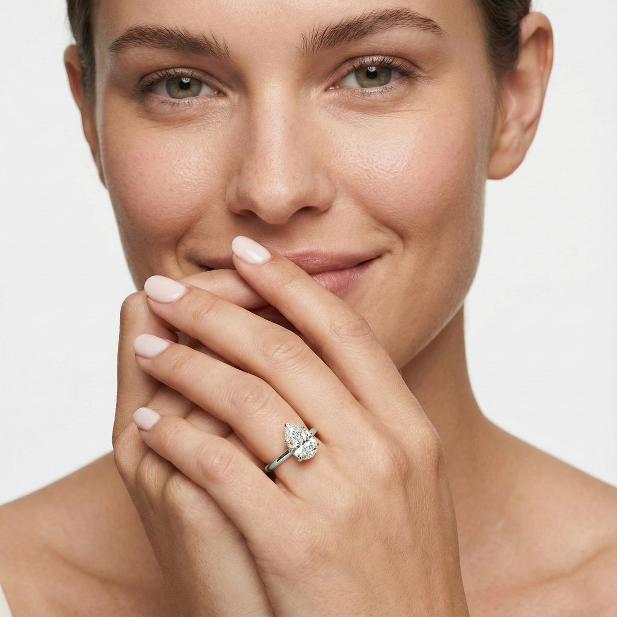 Clara Verlobungsring – Weißgold