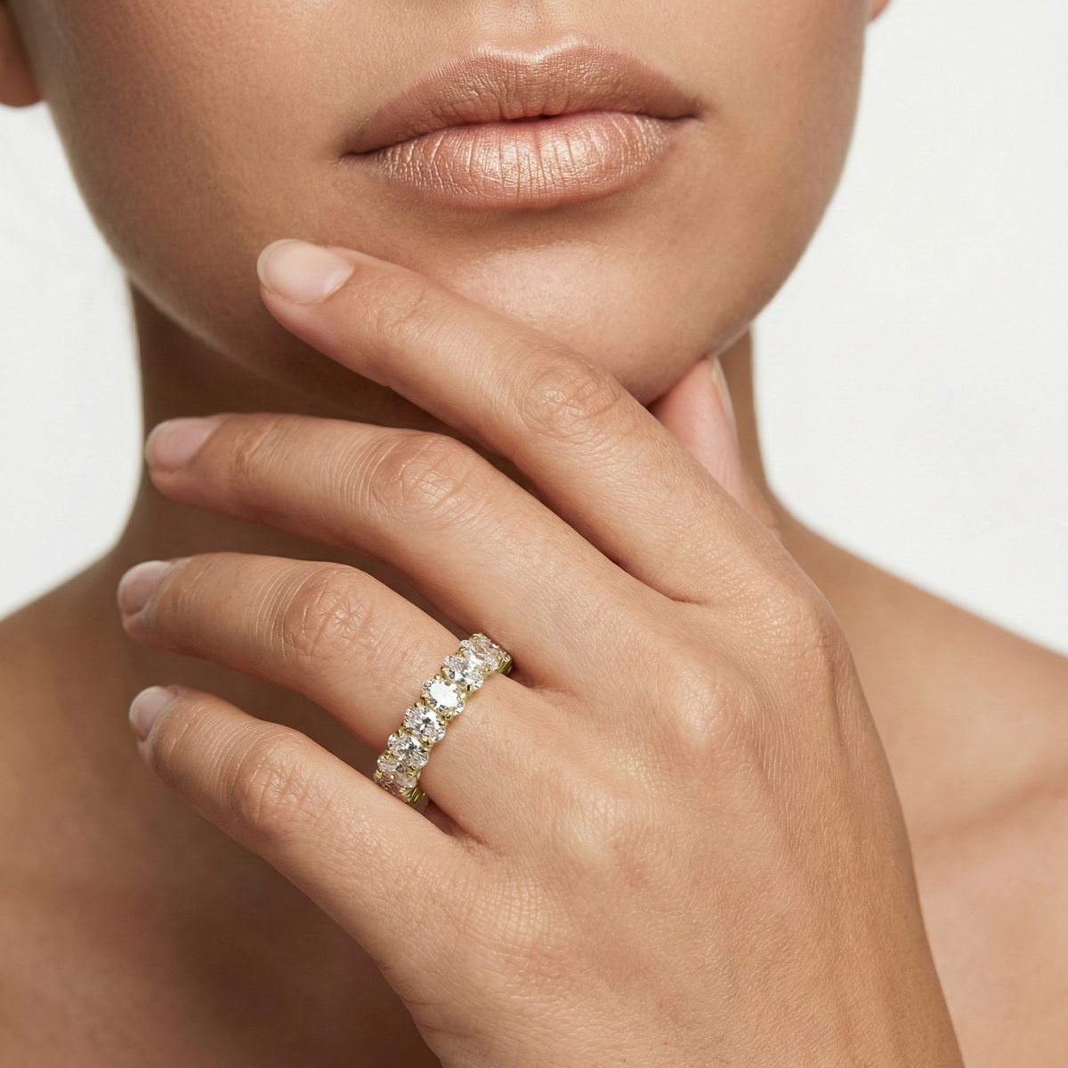 Lovea Mathilda Eternity Ring Ovalschliff – Gelbgold