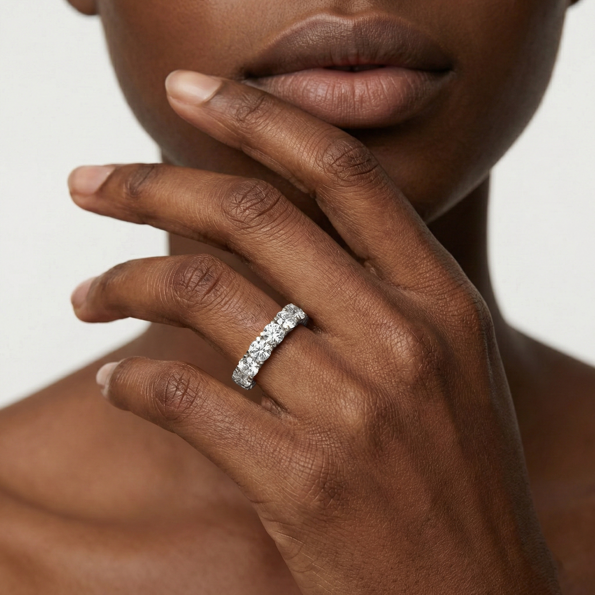 Lovea Mathilda Eternity Ring Rundschliff – Weißgold