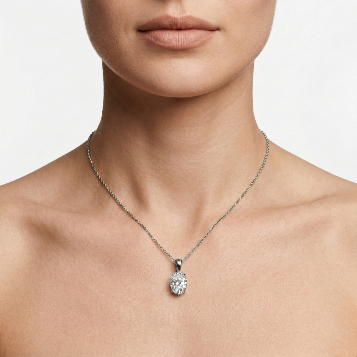 Lovea Lina Anhänger – Ovalschliff – Weißgold