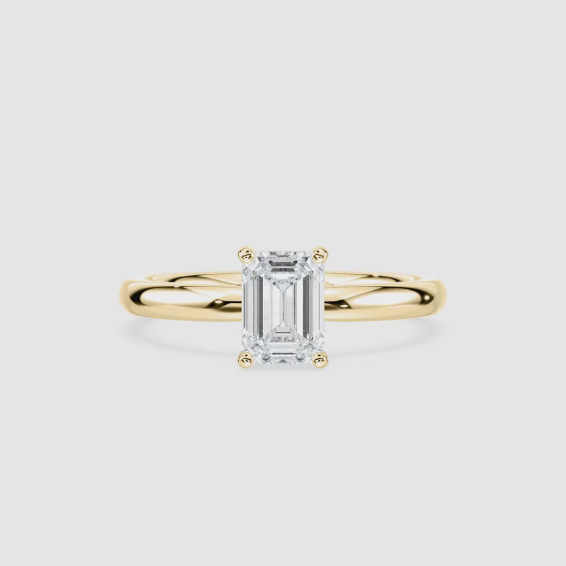 Emilia Solitaire Verlobungsring – Smaragdschliff – Video