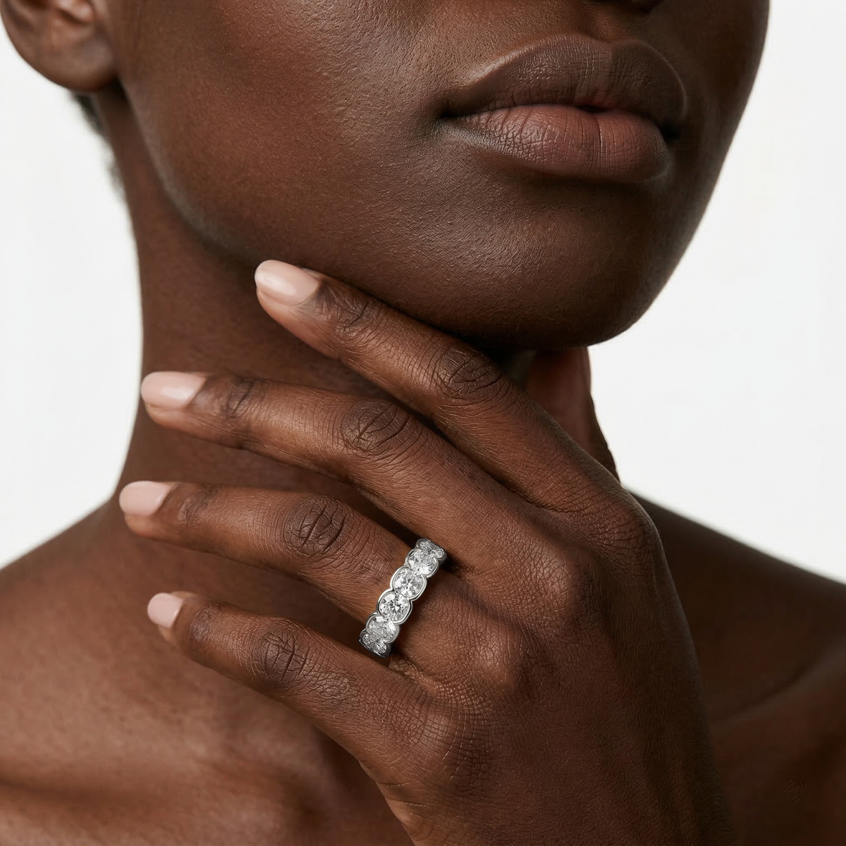 Lovea Paula Eternity Ring Kissenschliff – Weißgold