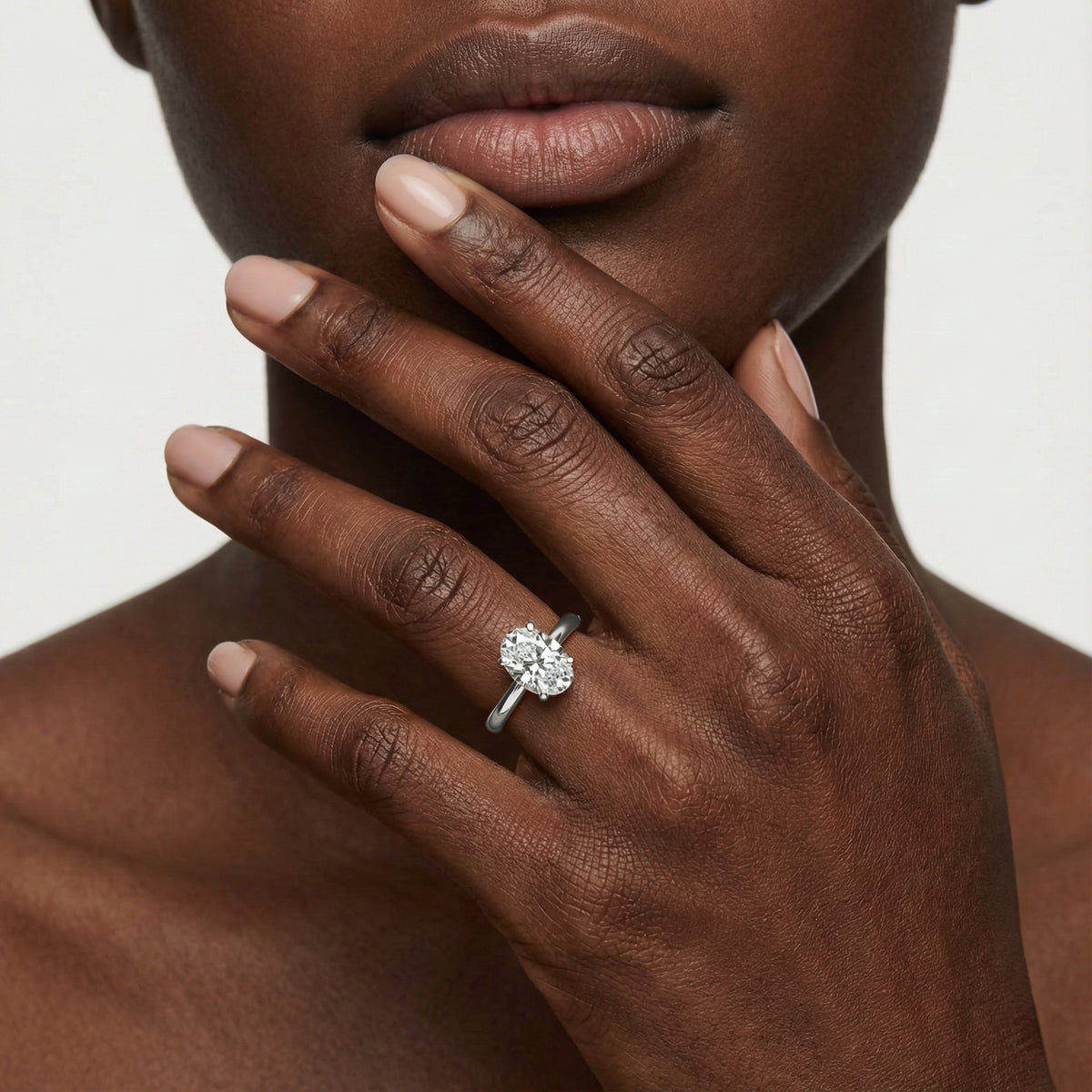 Emilia Solitaire Verlobungsring Ovaler Schliff Detail – Lovea