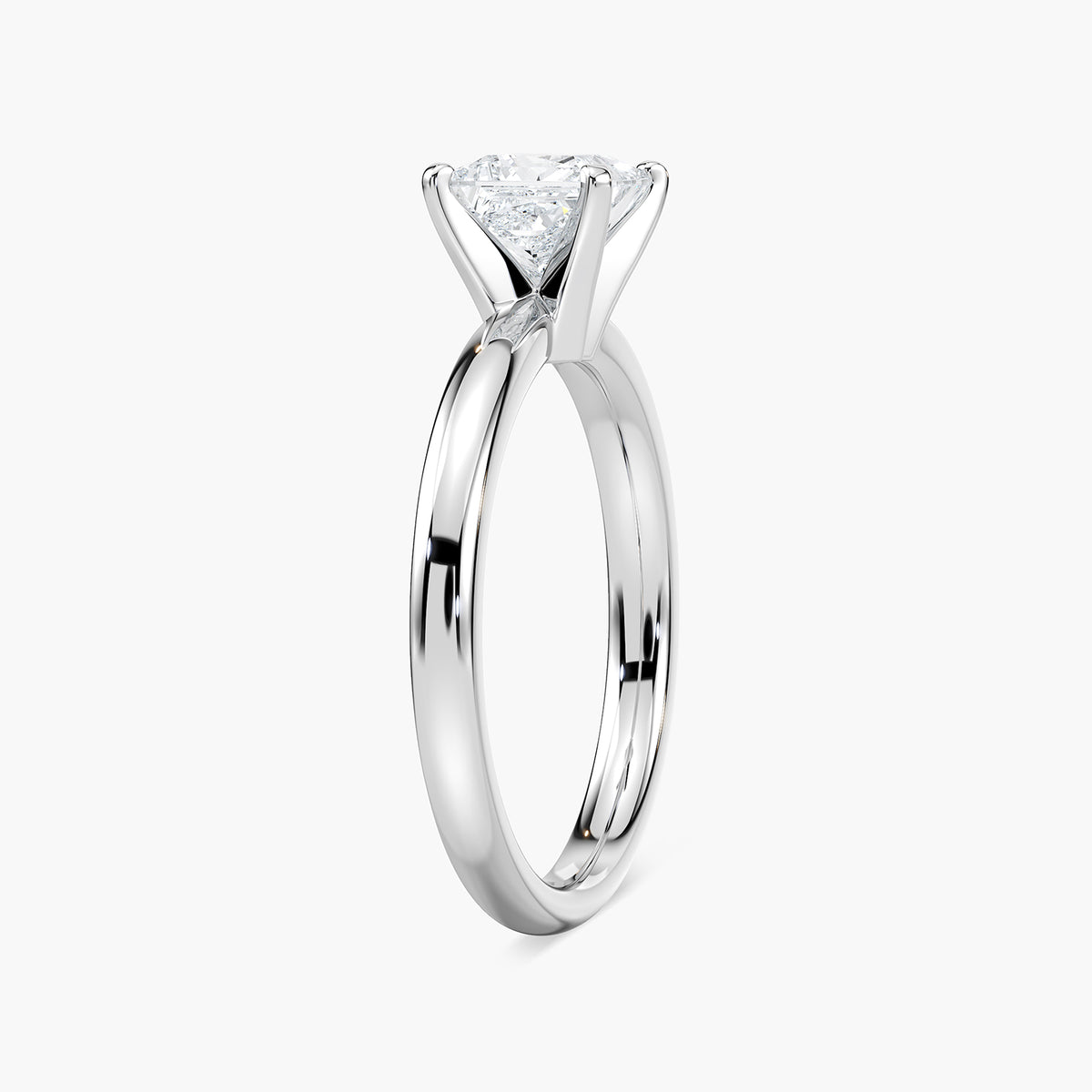Emilia Solitaire Verlobungsring Prinzessschliff Seitenansicht – Lovea